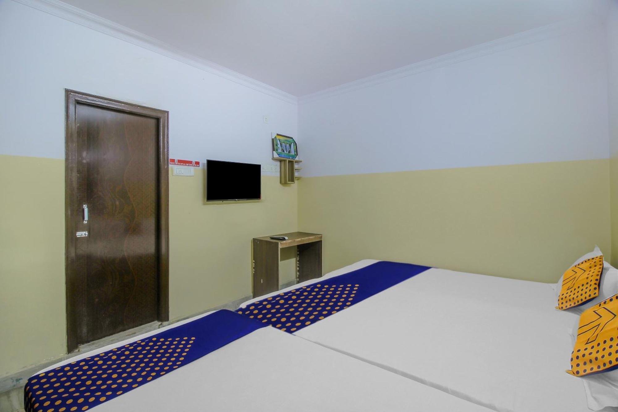 Spot On 81775 Mohit Gokul Lodge New Luxury Room'S Near Secunderabad Railway Station Lālāguda Exterior foto