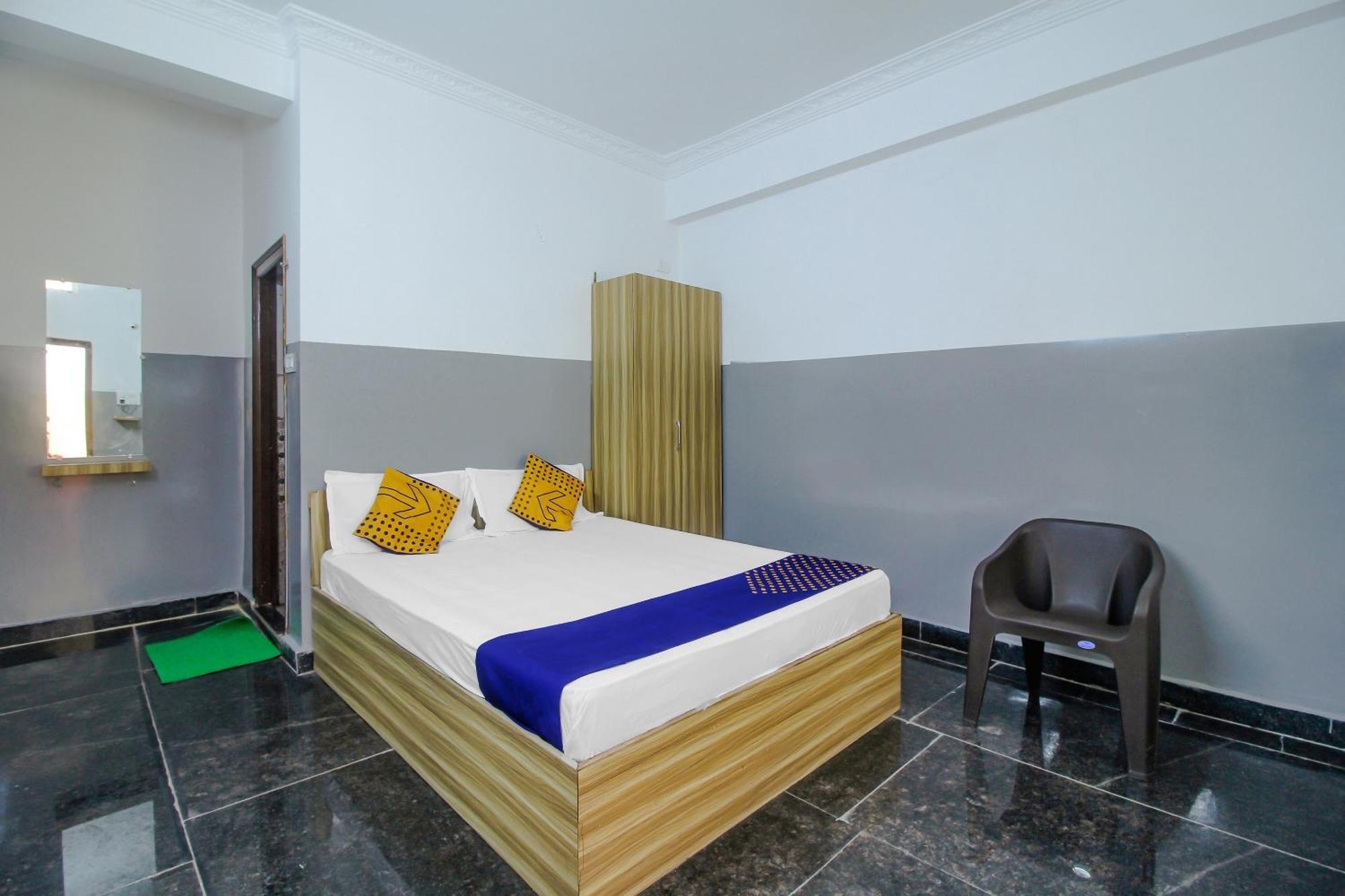 Spot On 81775 Mohit Gokul Lodge New Luxury Room'S Near Secunderabad Railway Station Lālāguda Exterior foto